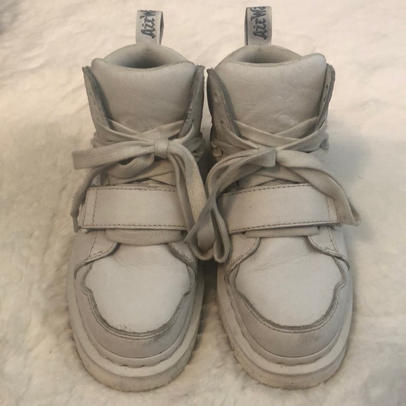 Dr. Martens chunky white genuine leather boots size 6 - Picture 1 of 7